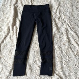Onzie Flow Black Active Leggings With Mesh Cutouts Size M